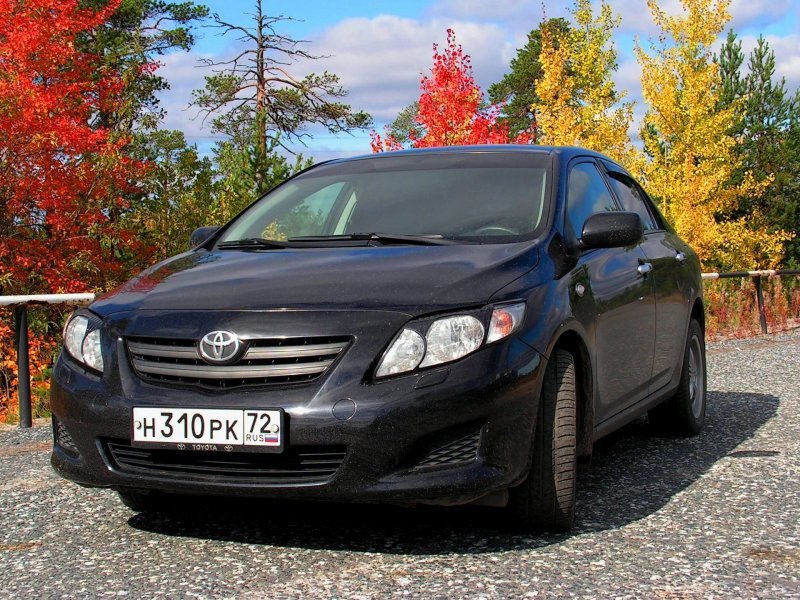 Toyota Corolla e150 черная