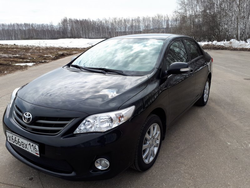Toyota Corolla 2012 черная