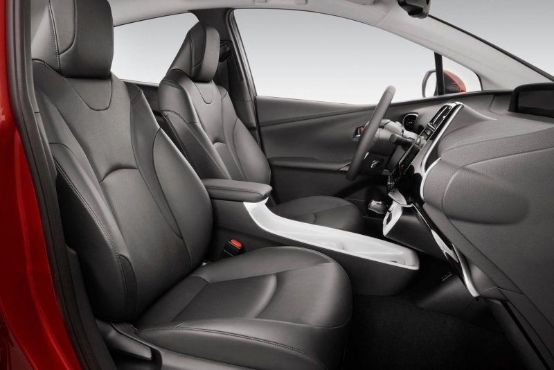 Toyota Prius 2017 салон