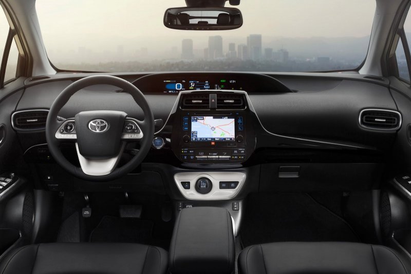 Toyota Prius 2016 салон