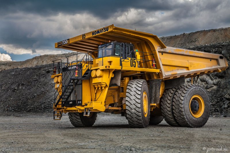 Карьерный самосвал Комацу hd730e