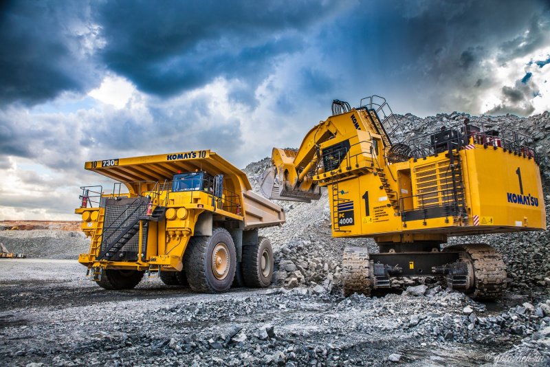 730е Komatsu