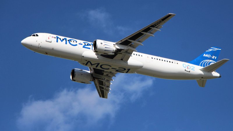 Самолёт МС 21 300