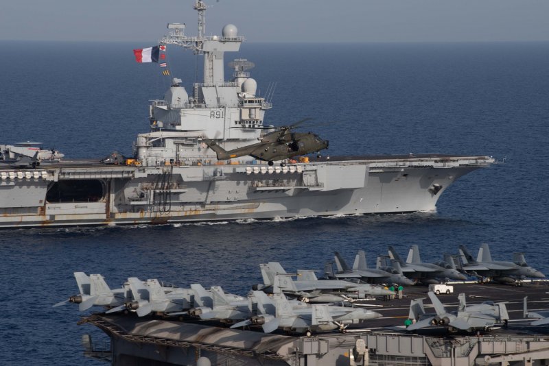 Атомный авианосец ВМС Франции Шарль де Голль