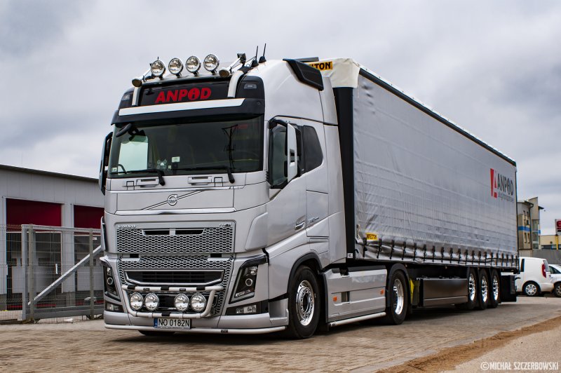Volvo Globetrotter XL 750