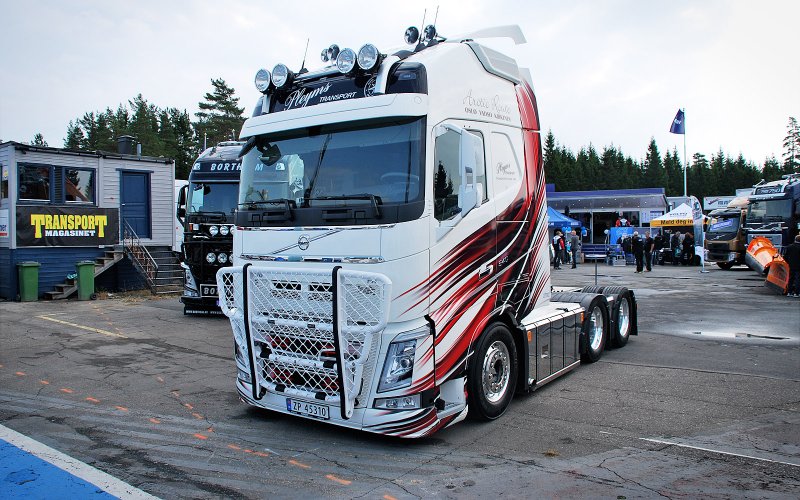 Грузовик Volvo Viking красивый