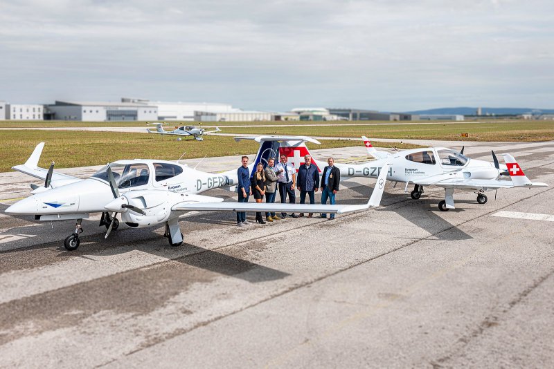 Самолет Diamond da-42