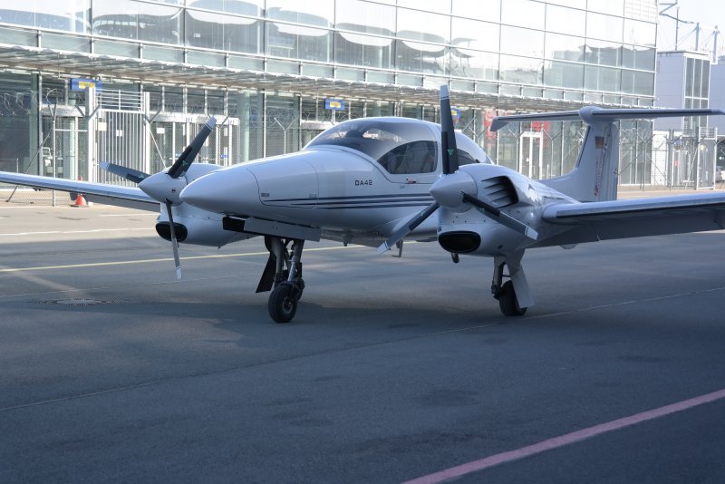 Самолет Diamond Jet