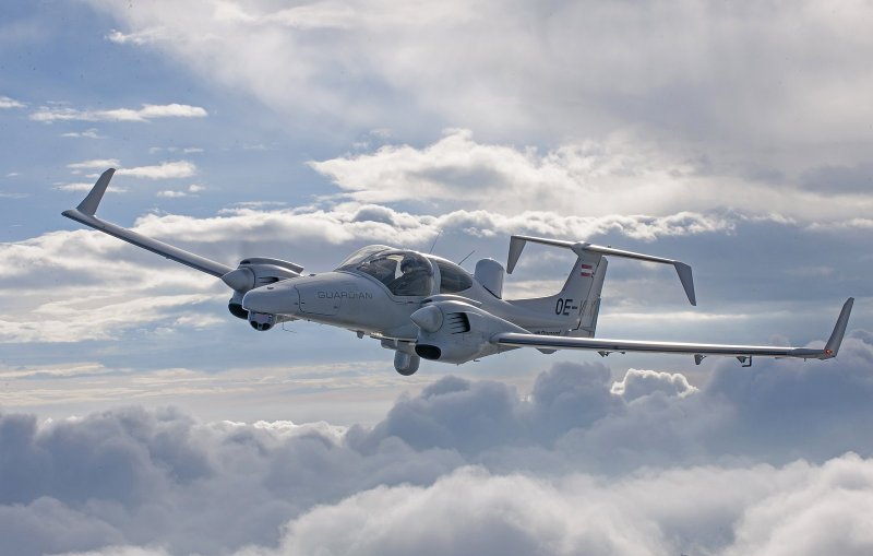 Самолет Diamond da-42