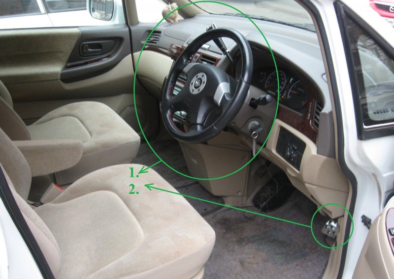 Nissan Presage II салон