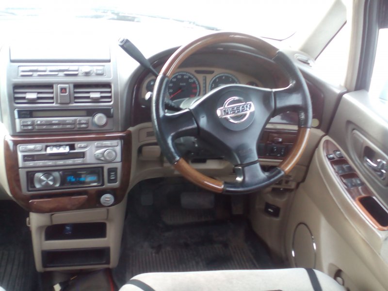 Nissan Presage 1998 салон