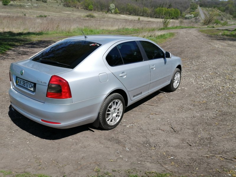 Skoda Octavia a5 белая