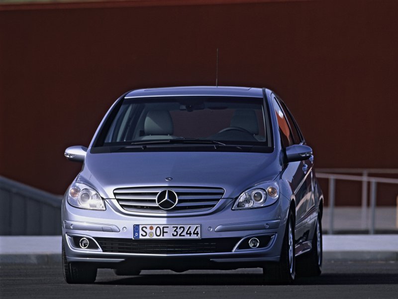 Mercedes Benz b200