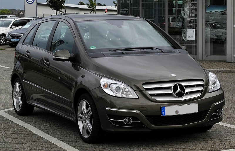 Mercedes Benz b180