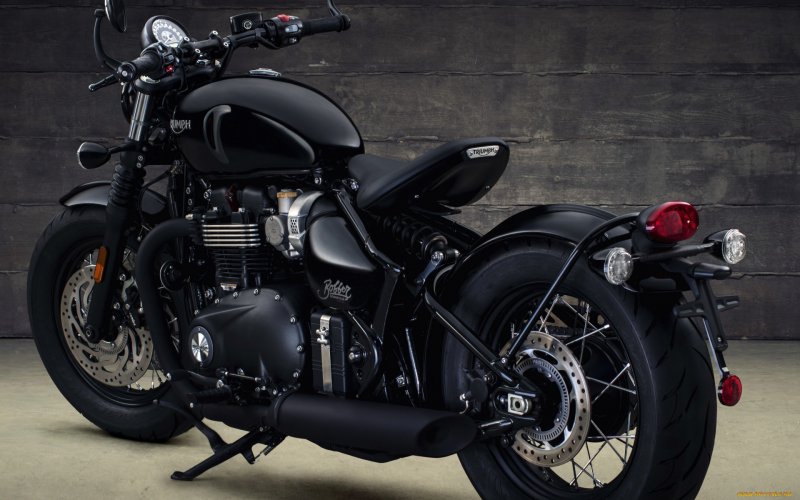 Triumph 660