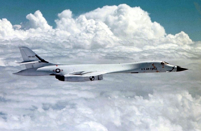 Самолет Rockwell b-1a Lancer