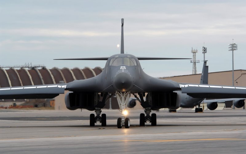 Rockwell b-1 Lancer