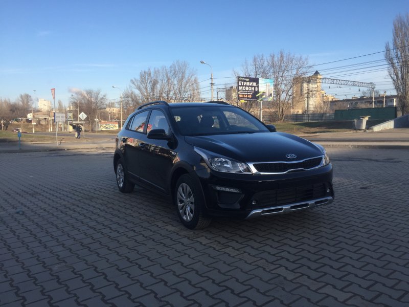 Kia Rio x-line 2018 черный