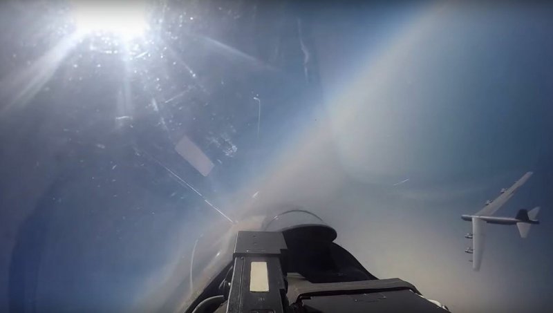 Ту-142 перехват
