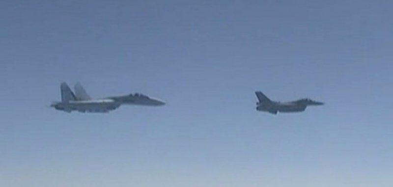 Су-27 перехват