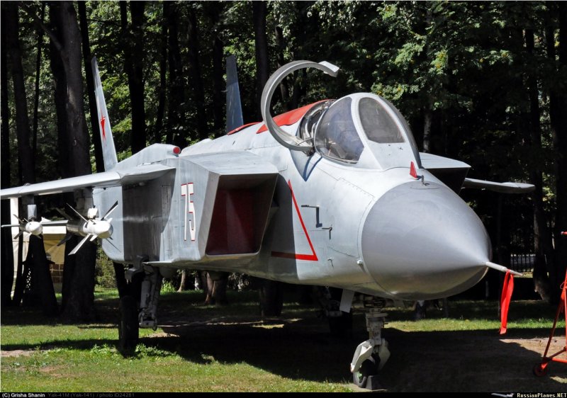 Як-141 Задорожный