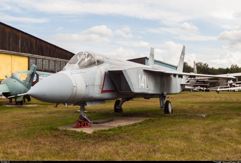 Штурмовик палубный як-38м