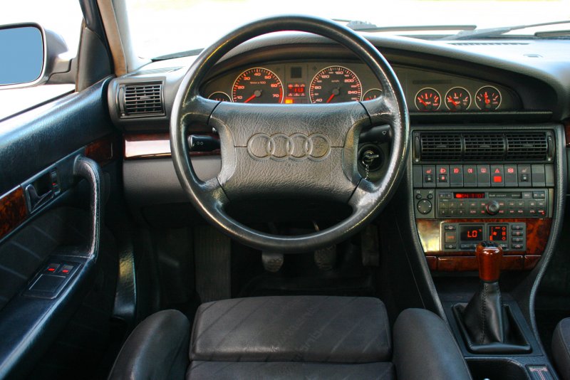Audi 100 c3 avant quattro салон
