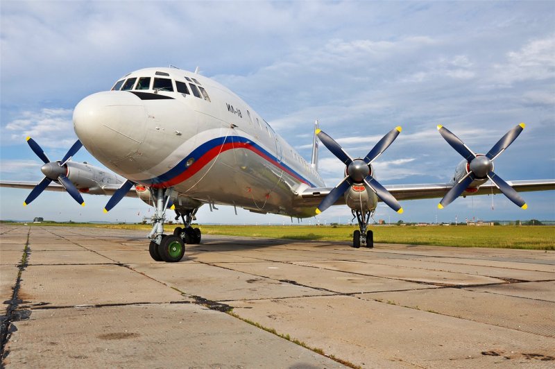 Ил-18 75676
