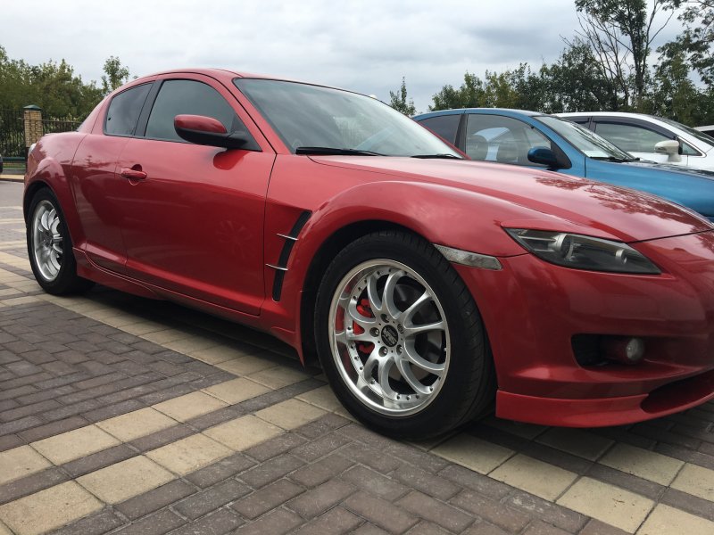 Mazda RX-8 красный металлик