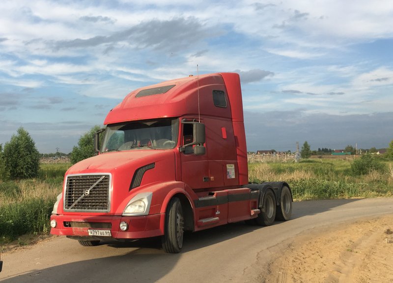 Volvo VNL 670