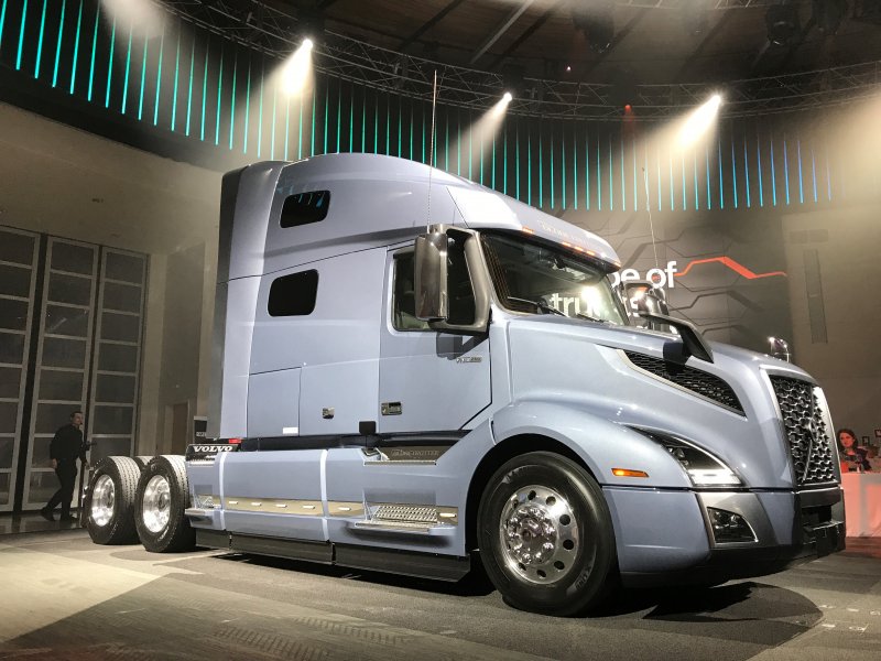 Volvo VNL 760 Truck