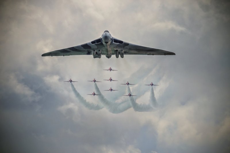 Самолет бомбардировщик b1 Lancer США