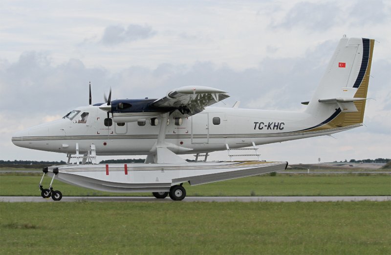 DHC-6 Series 400