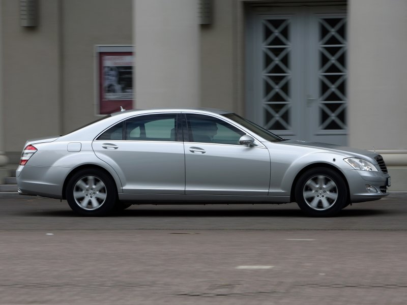 Мерседес w221 s600 2007
