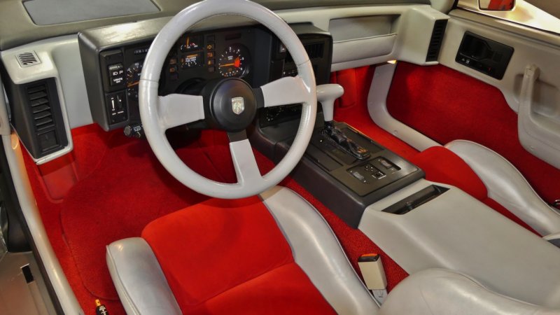 Pontiac Fiero 1988 салон