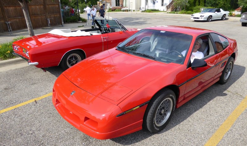 Pontiac Fiero реплики
