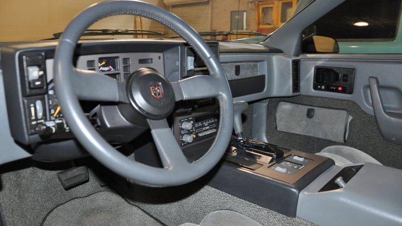 Pontiac Fiero 1987 салон
