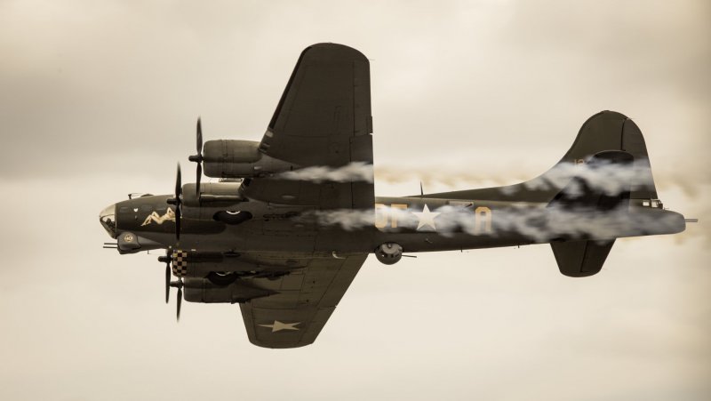 B17 бомбардировщик