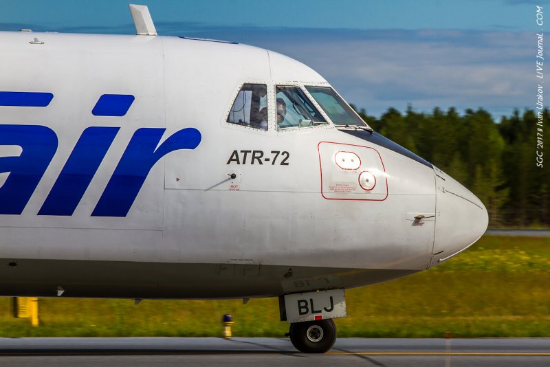 4 Ряд 737-800 ЮТЭЙР фото