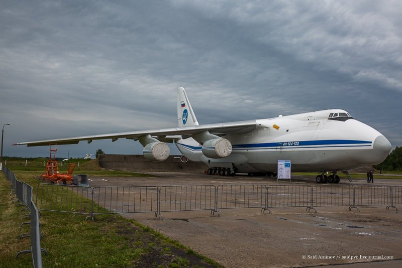 Самолет Руслан АН 124