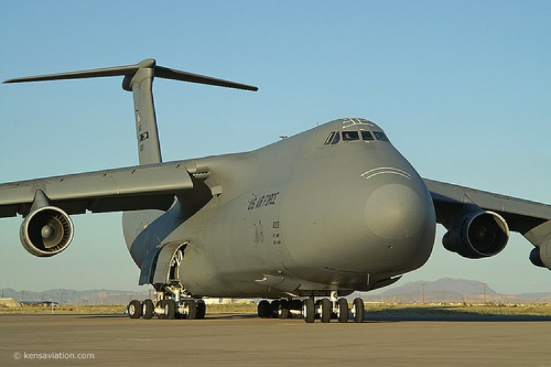 Грузовой самолёт АН-124 Руслан