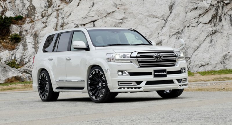 Золотой Land Cruiser 200