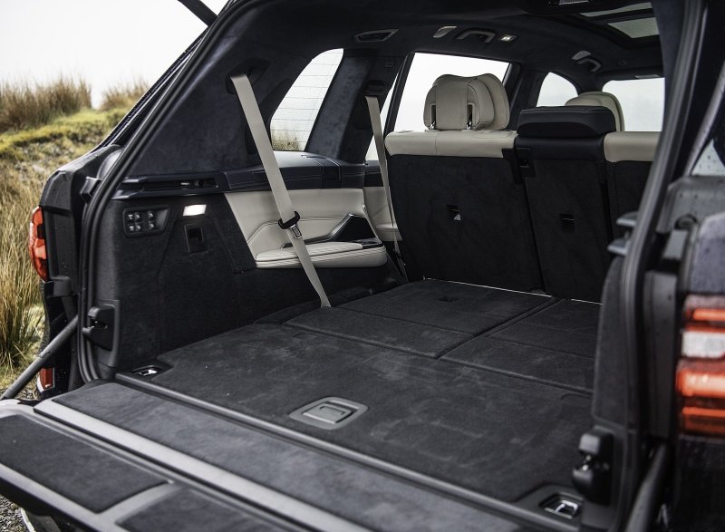 BMW x7 салон багажник