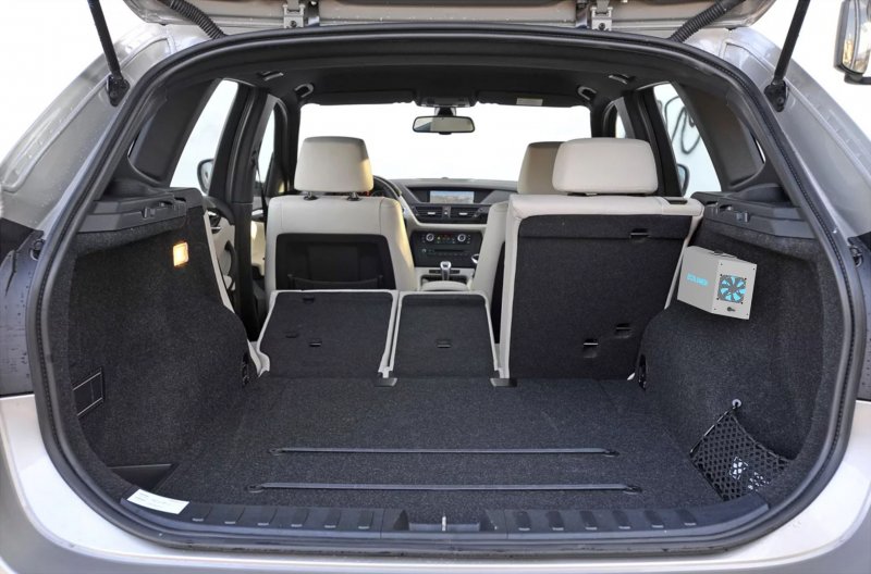 BMW x5 e70 габариты багажника
