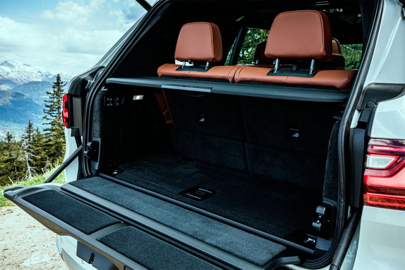 BMW x7 2019 багажник