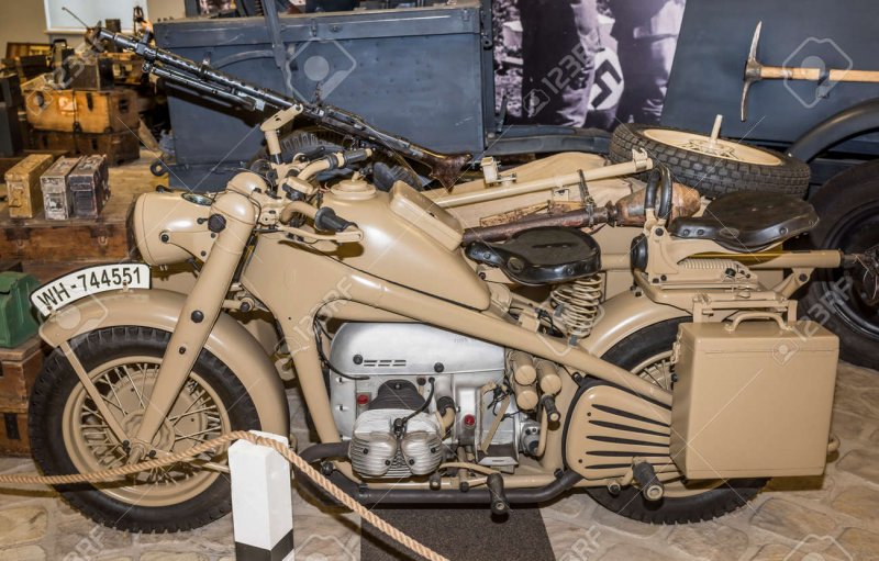 Zundapp KS 750 черный