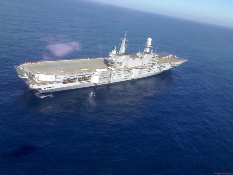 Кавур авианосец ВМС Италии