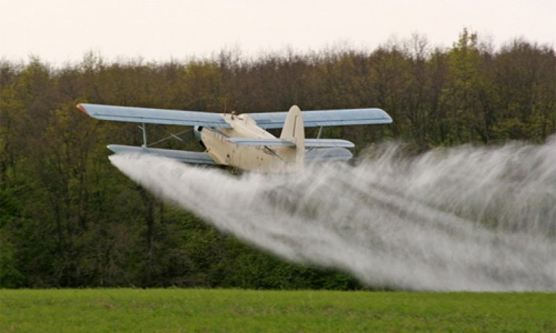 АН-2 кукурузник обработка полей