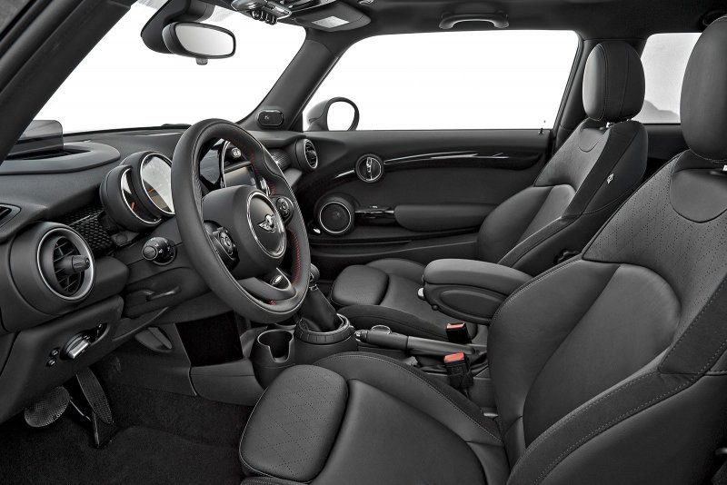 Mini Cooper JCW 2021 салон