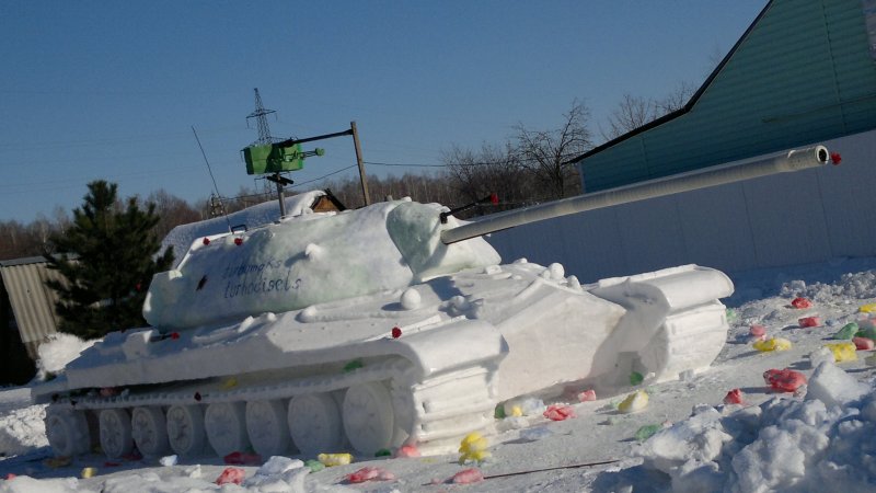 Танк т-34 из снега